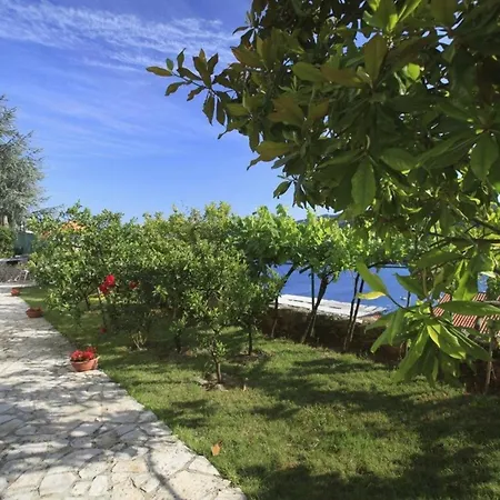 Fuer 5 Personen Ca 50 Qm In Rabac, Istrien Bucht Von Apartment